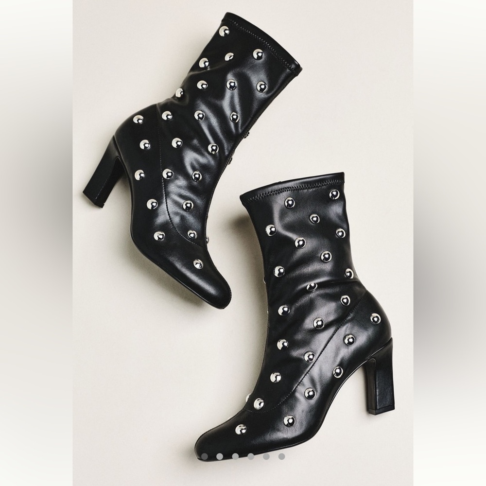 New Anthropologie Maeve studded stretch ankle boots
